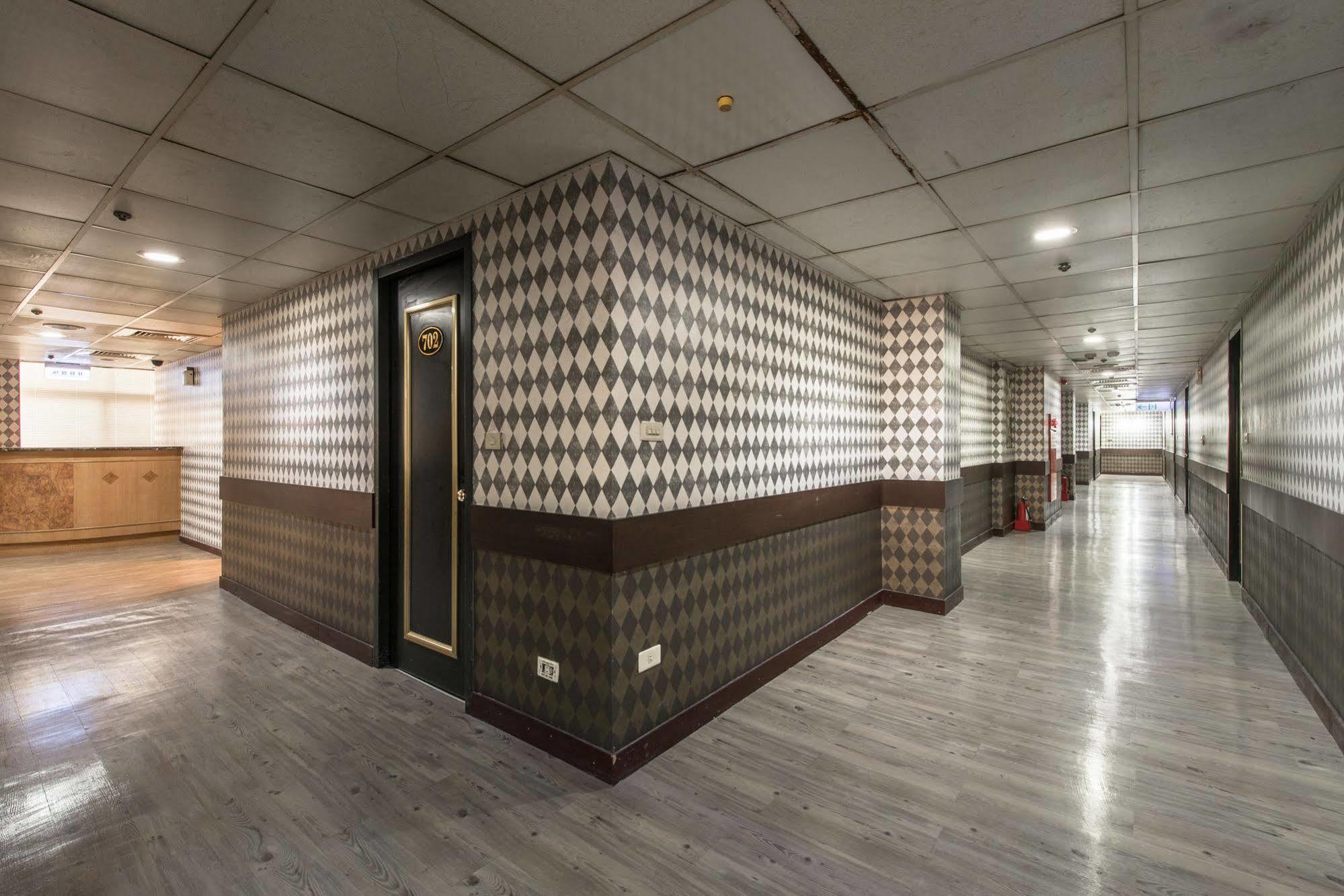 Lotus Yuan Business Hotel Чжунли Екстериор снимка